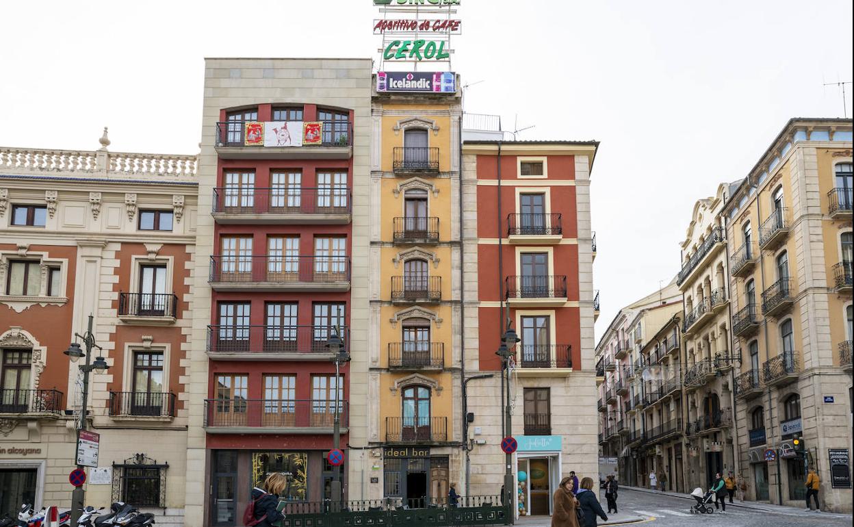 Una de las calles del centro histórico de Alcoi