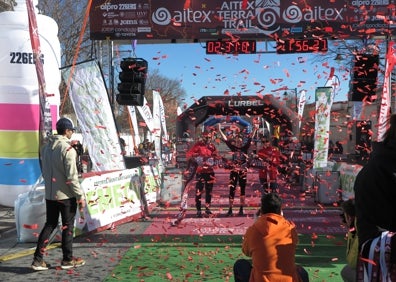 Imagen secundaria 1 - Diferentes instantáneas en la línea de meta 