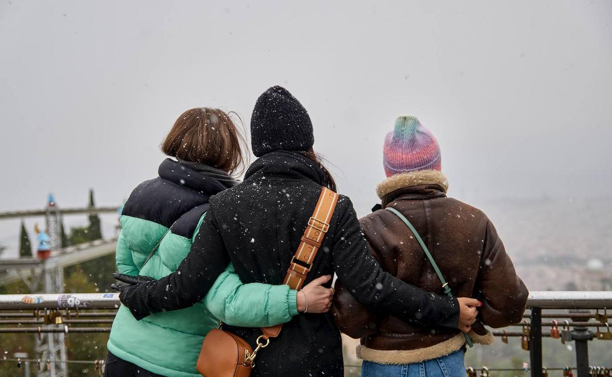 La jornada del miércoles dejó mucho frío y nieve ligera 