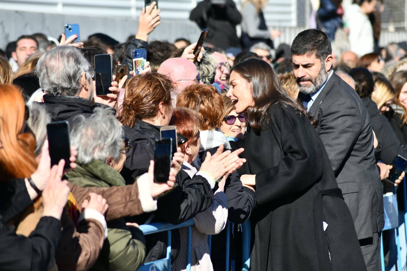 Fotos: La reina Letizia se muestra cercana en su visita a Petrer