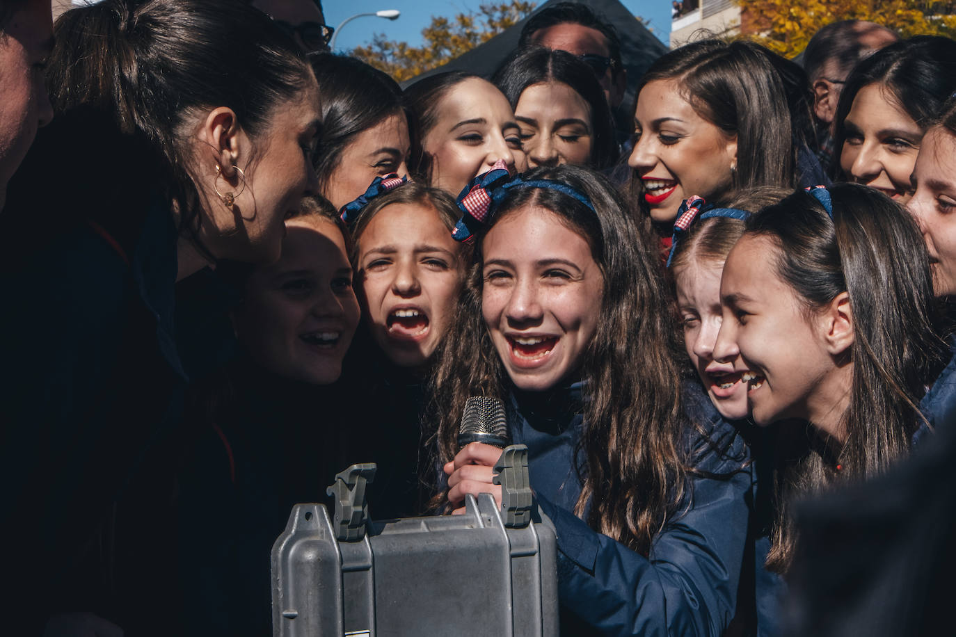 Fotos: La pólvora inunda el barrio de la Tómbola de Alicante con la segunda mascletà de las Hogueras