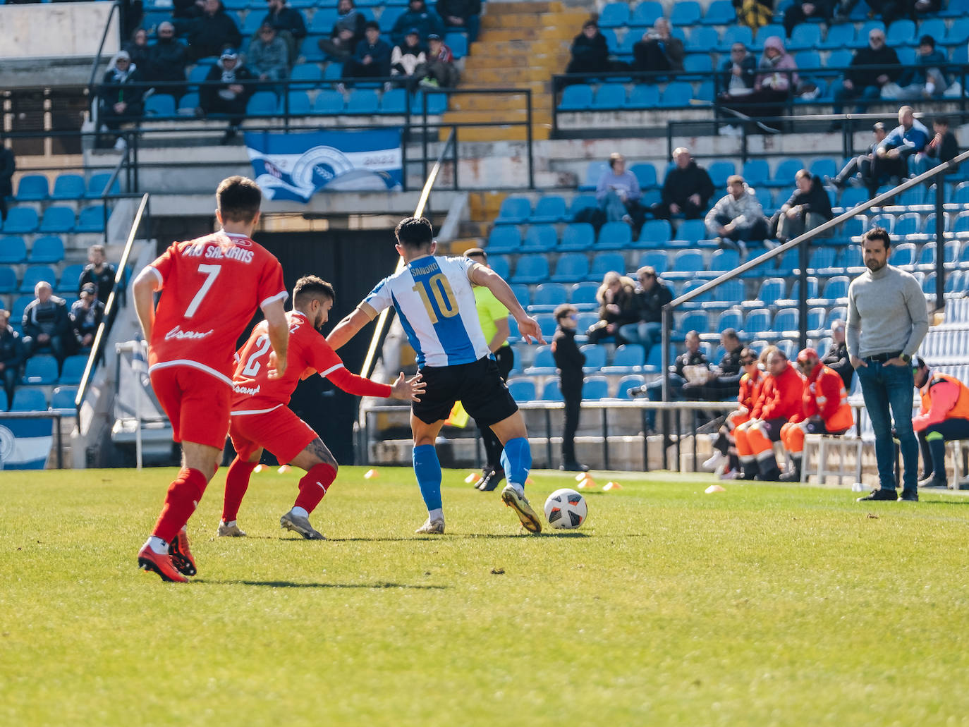 Fotos: El partido del Hércules contra el Prat en imágenes