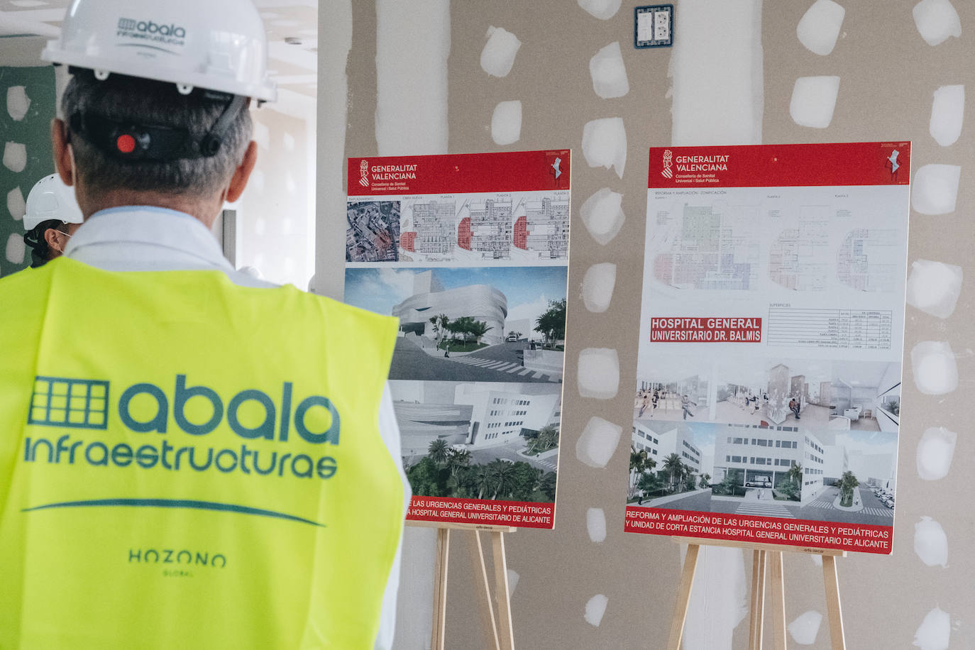 Fotos: Avanzan las obras en el edificio de Urgencias del Hospital General de Alicante | El presidente de la Generalitat Valenciana, Ximo Puig, y el conseller de Sanidad, Miguel Mínguez de visita