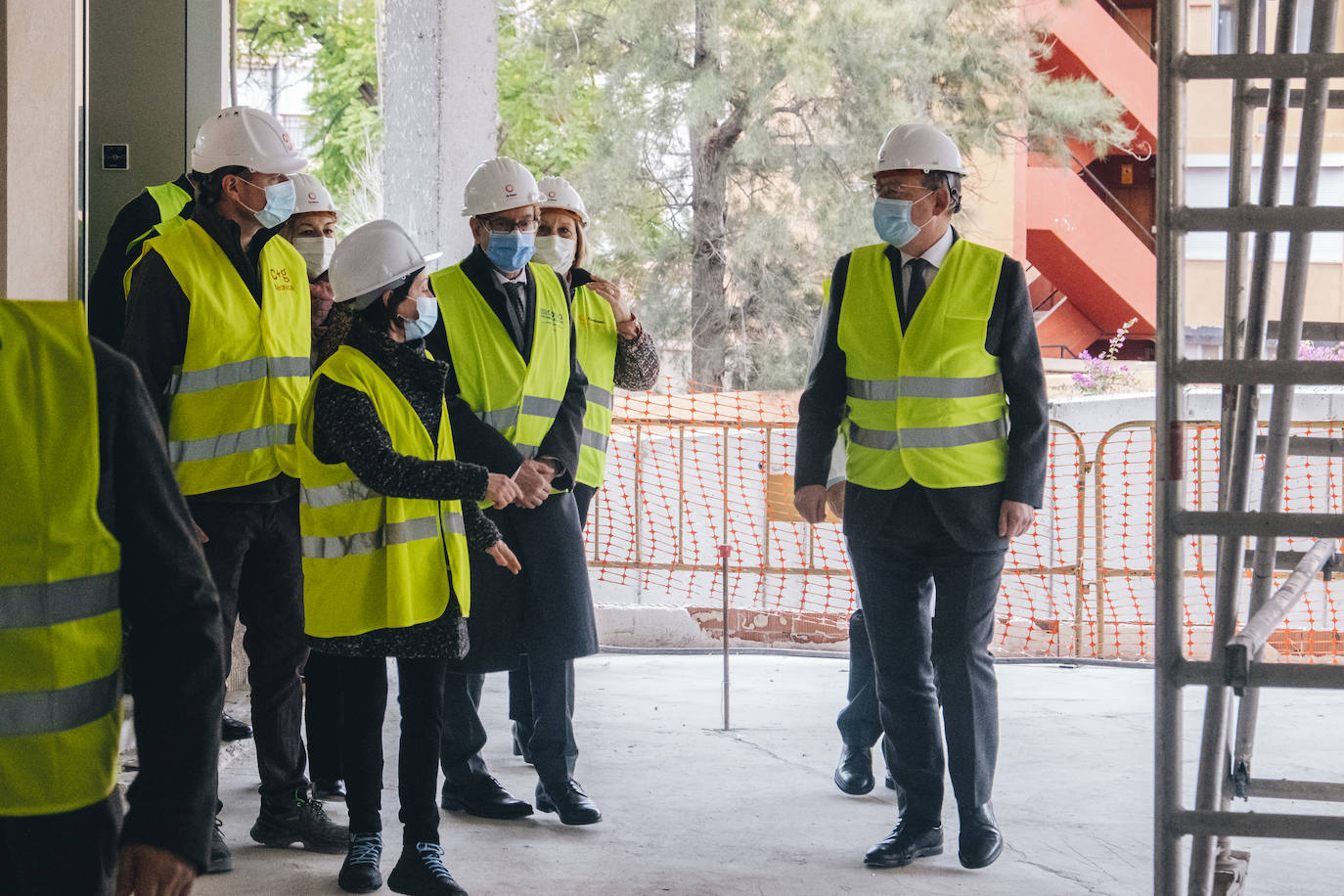 Fotos: Avanzan las obras en el edificio de Urgencias del Hospital General de Alicante | El presidente de la Generalitat Valenciana, Ximo Puig, y el conseller de Sanidad, Miguel Mínguez de visita