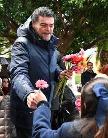 Imagen secundaria 2 - Varios momentos de la inauguración del parque 'Damas del fuego'.