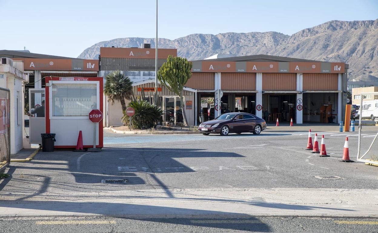 Recorrido y talleres de una de las concesionarias de ITV en Alicante 