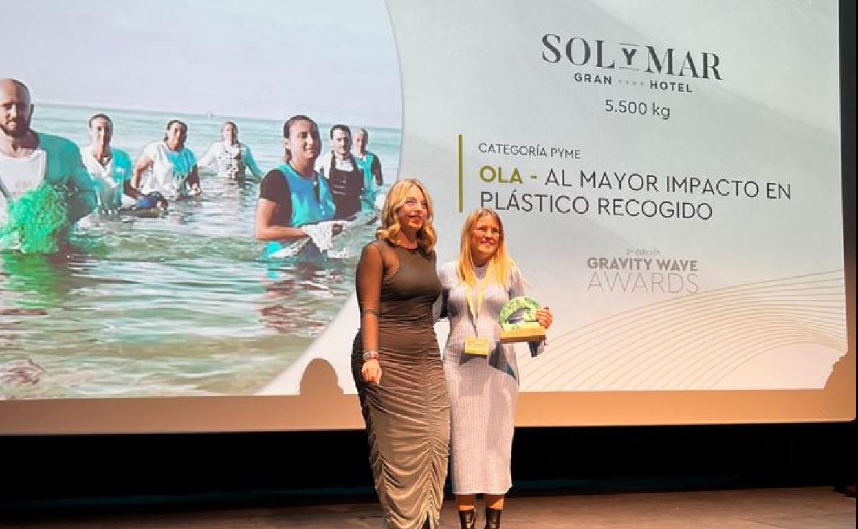 Qué premio ha ganado Sol y Mar Hoteles por recoger plástico | Sol y Mar Hoteles premiado con la Ola al mayor impacto de plástico recogido