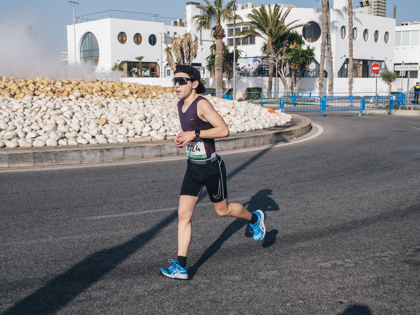 Fotos: Más de 2.500 personas corren la Media Maratón de Alicante