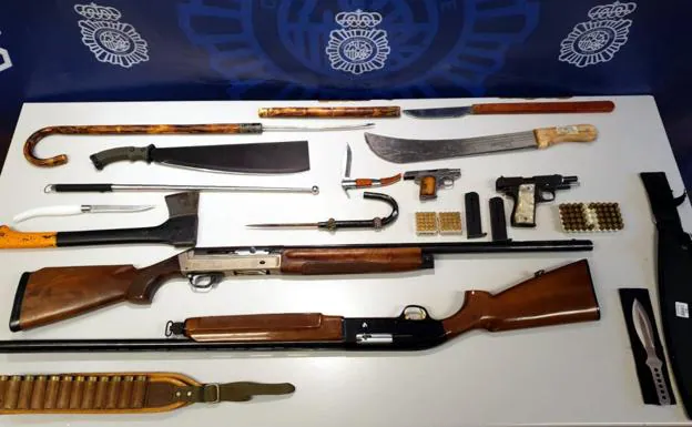 Varias de las armas que disponían los clanes de Elche.