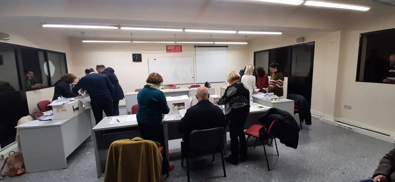 Recuento en las mesas de votación. 