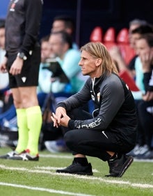 Imagen secundaria 2 - Imágenes del partido de este sábado disputado en Pamplona entre el Osasuna y el Elche. 