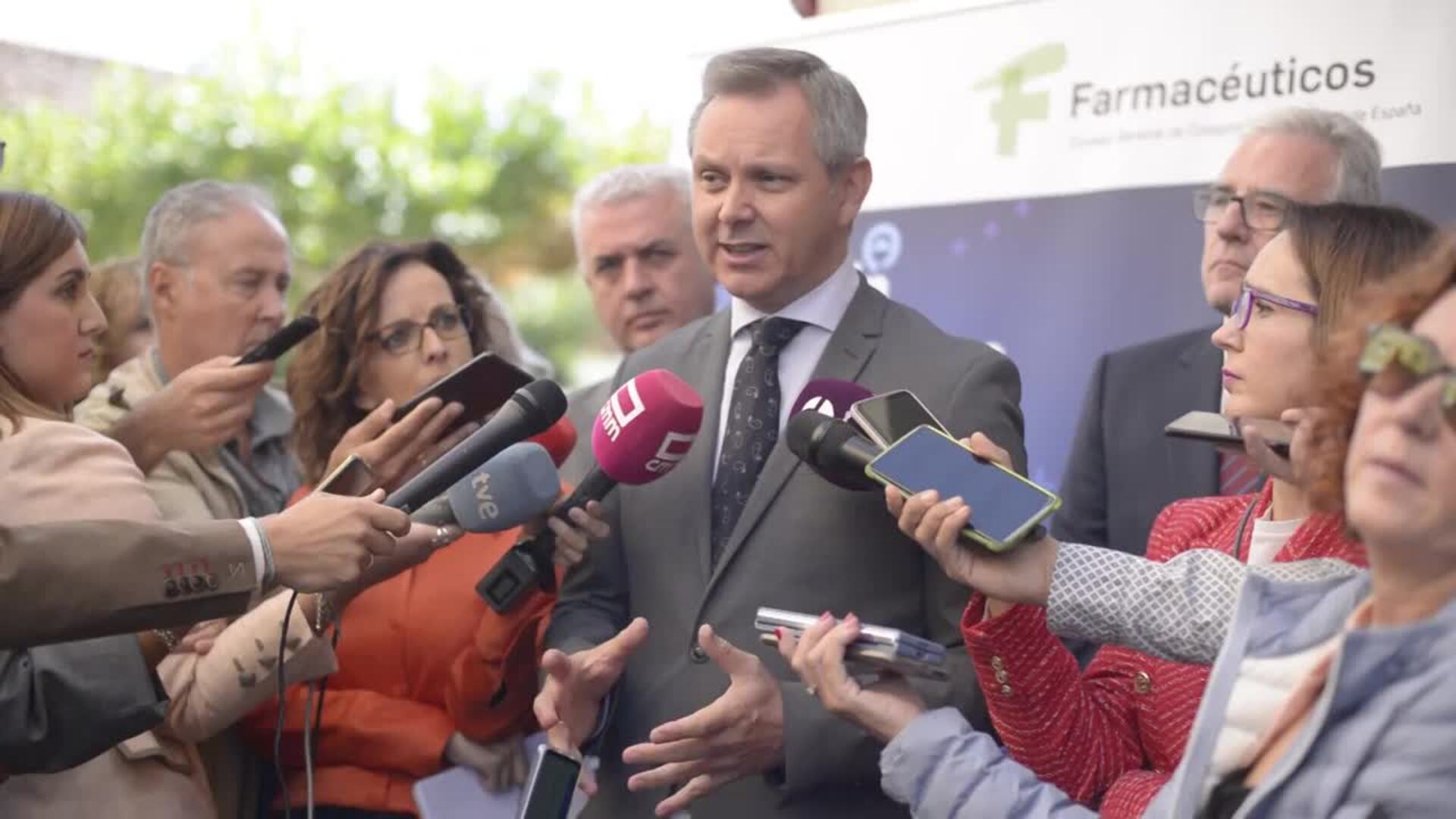 Miñones remarca el compromiso del Ministerio de Sanidad con los farmacéuticos rurales