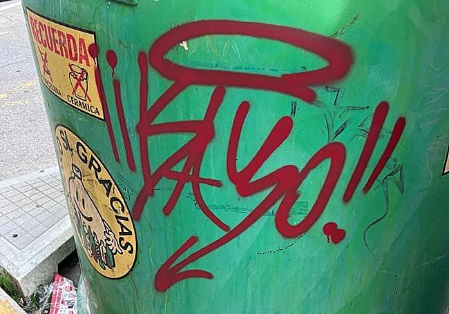 Uno de los contenedores con la firma del grafitero.