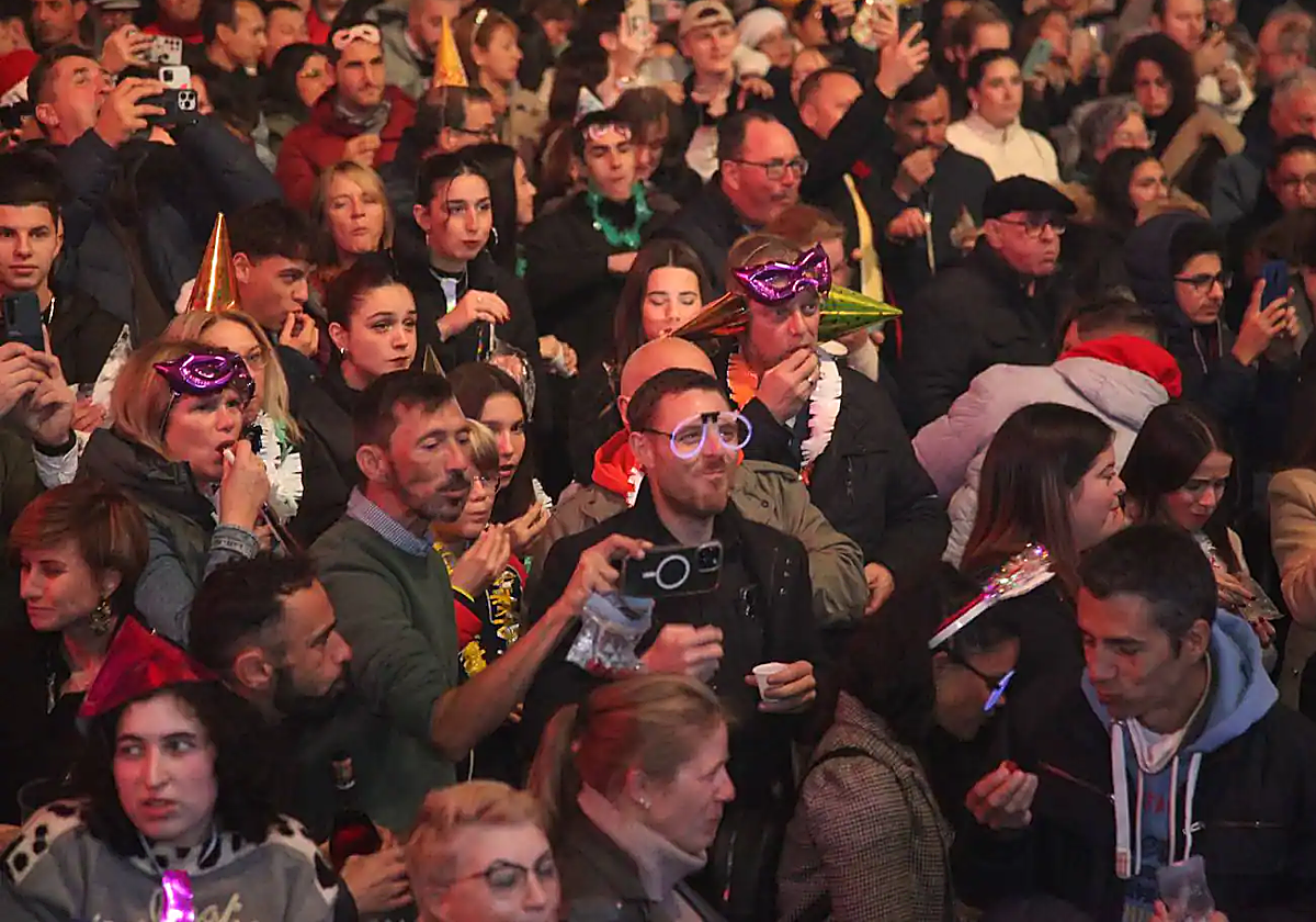 Ambiente festivo en Nochevieja.