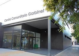 Fachada del centro social Garbinet.