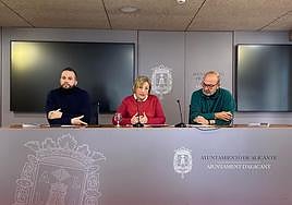 Rafa Mas -Compromís-, Ana Barceló -PSOE- y Manolo Copé - EU-Podem- en la rueda de prensa.
