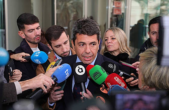 Mazón hace llamamiento a las empresas catalanas y les ofrece protección legal.