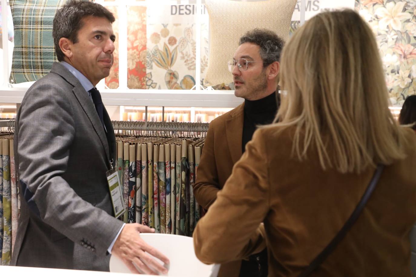 El presidente de la Generalitat, Carlos Mazón, en la Feria Textil de Frankfurt.