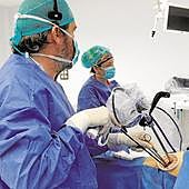 Cerca de 23.000 personas esperan para ser operadas en Alicante