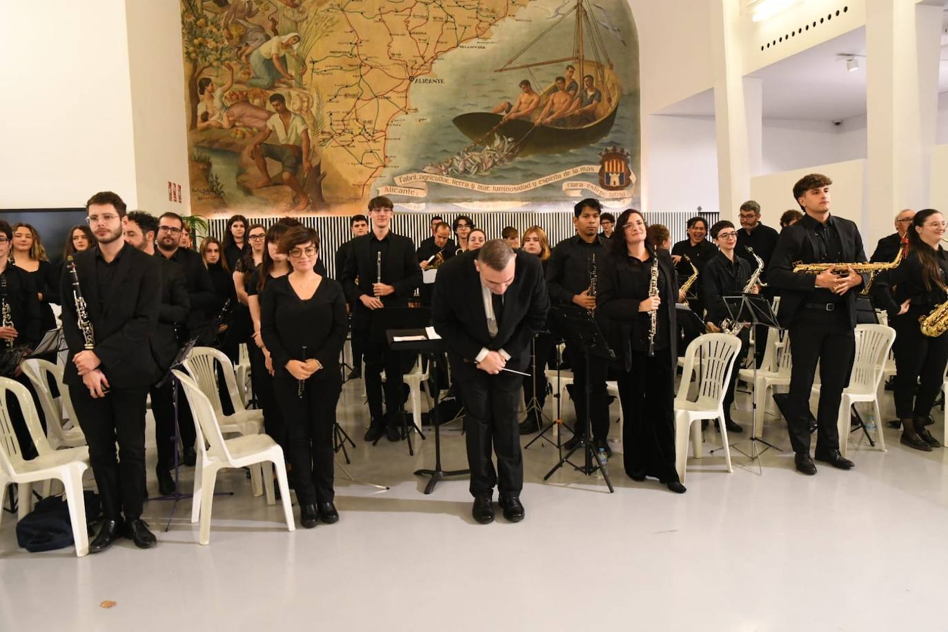 La música de Hogueras rinde homenaje a las belleas