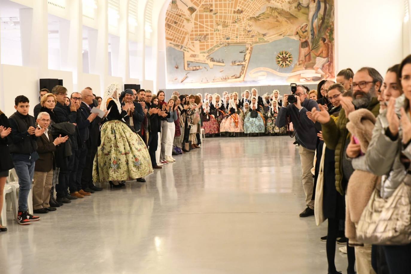 La música de Hogueras rinde homenaje a las belleas