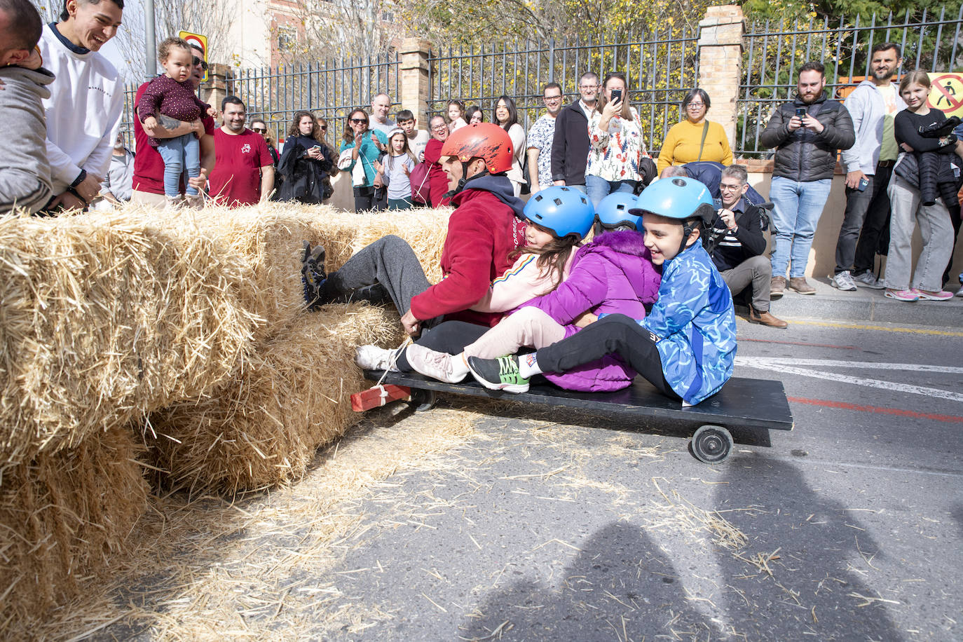 El descenso de galeras abre las fiestas del Porrate de San Antón