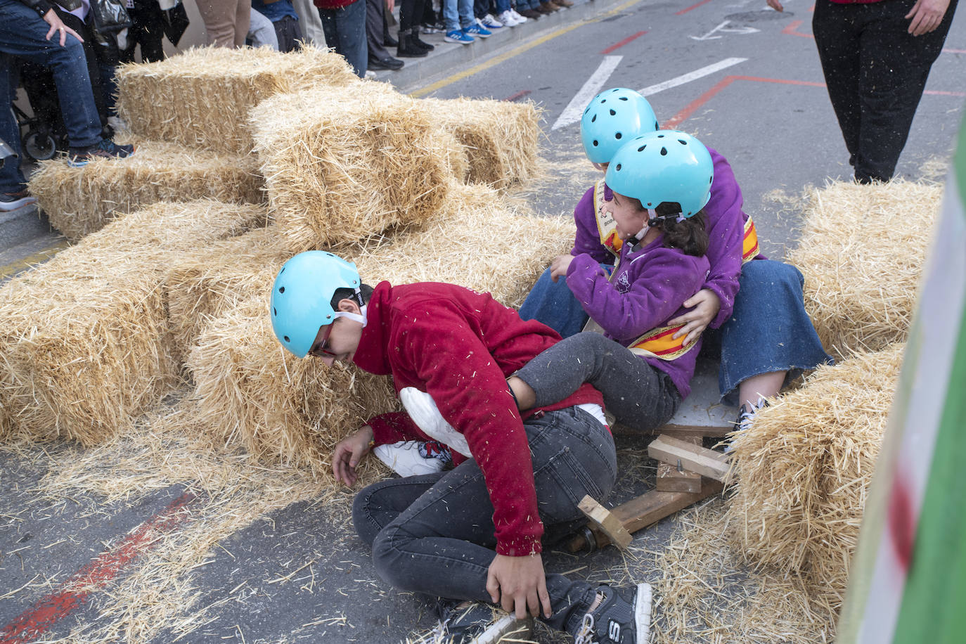 El descenso de galeras abre las fiestas del Porrate de San Antón