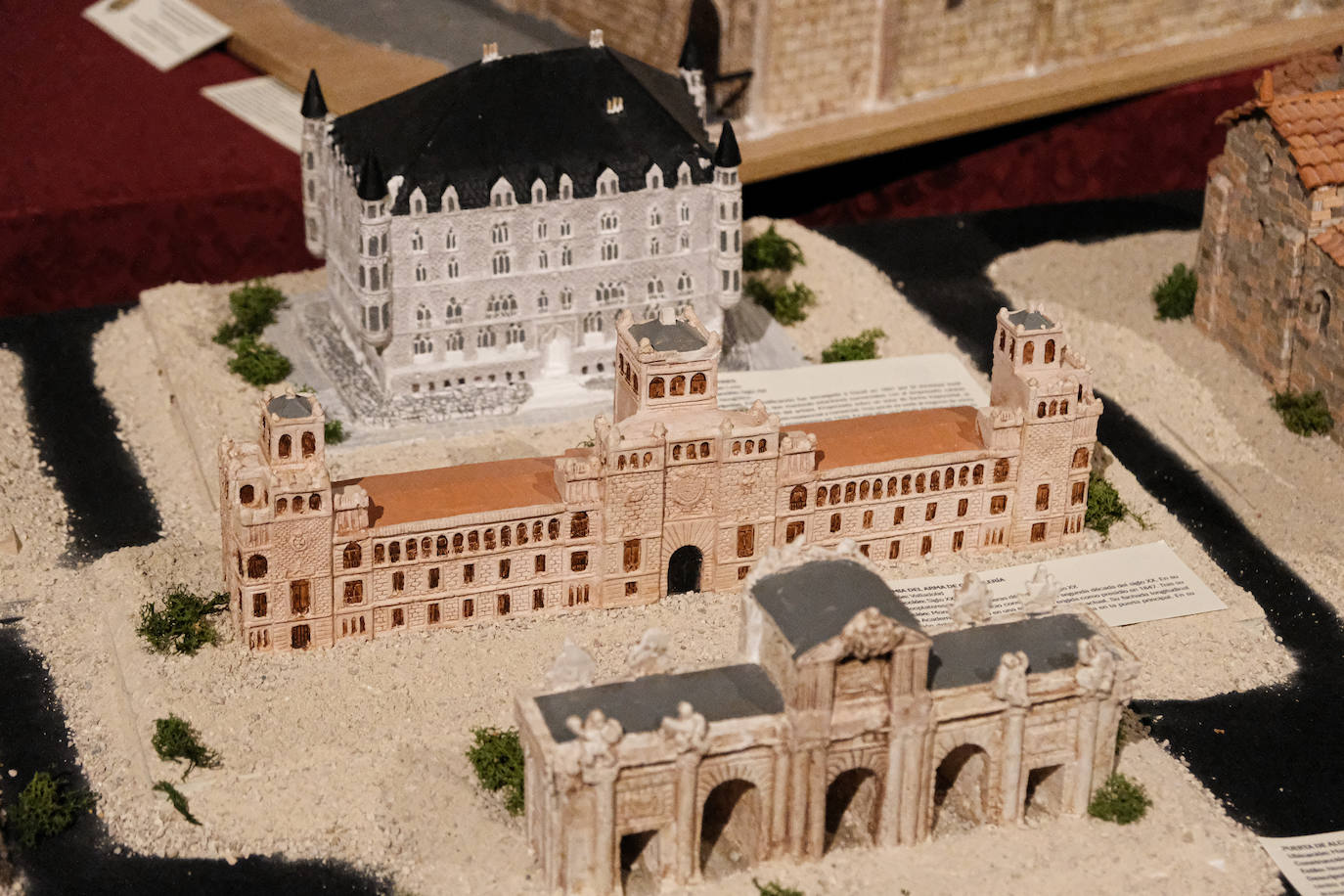 Las miniaturas invaden la Basílica de Santa María de Alicante