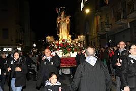 San Antón llega con fuegos artificiales al ecuador del 'Porrate'