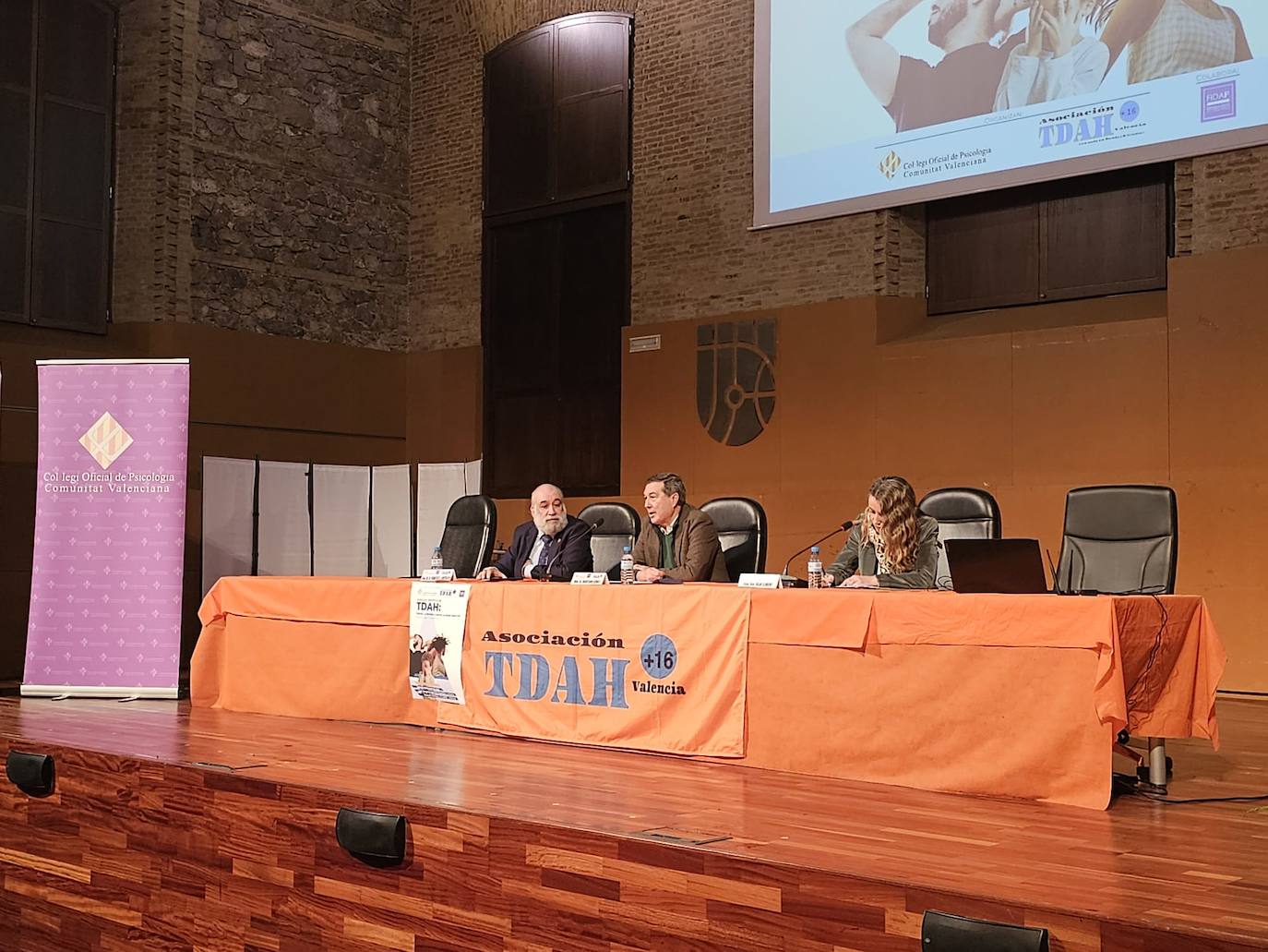 El conseller Marciano Gómez durante las jornadas sobre TDAH.