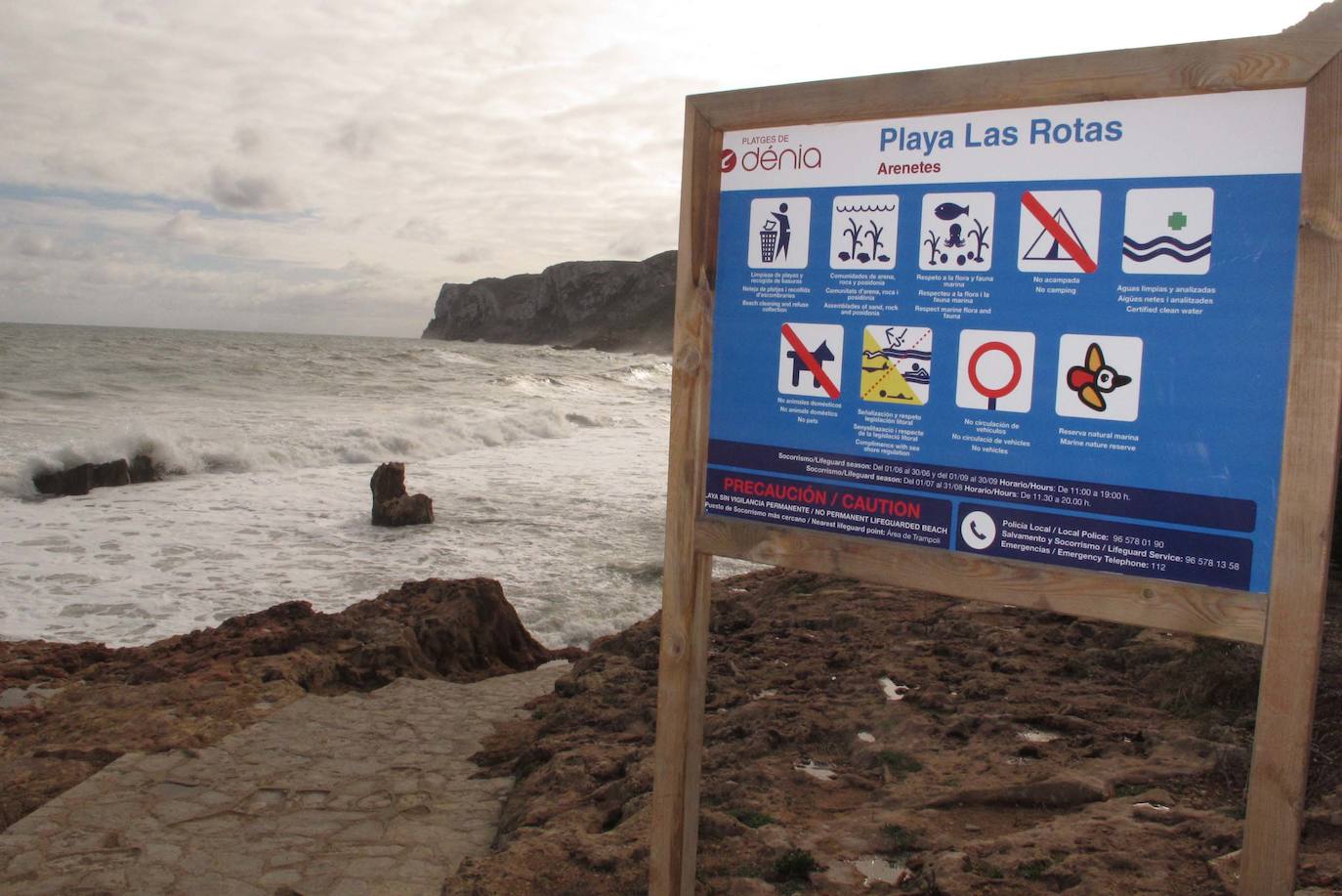 El temporal marítimo azota la costa de Dénia