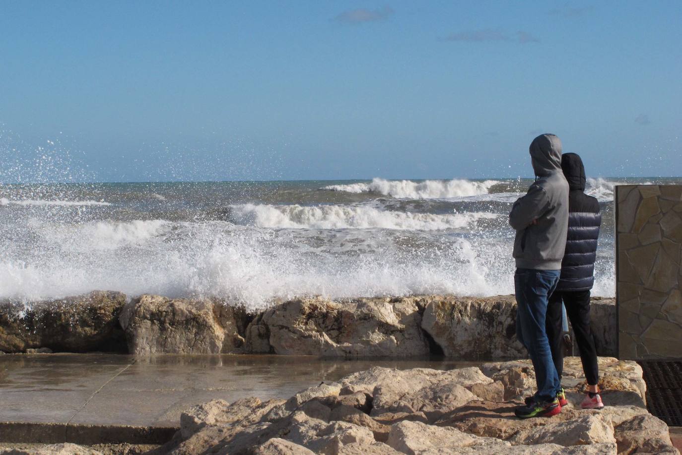 El temporal marítimo azota la costa de Dénia
