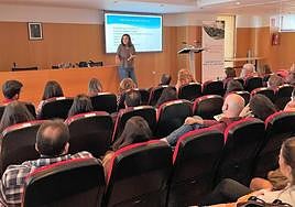 Una de las sesiones impartidas por las profesionales.