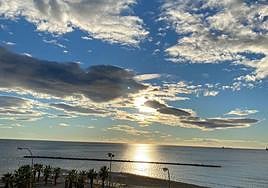 Nubes bajas en el Postiguet