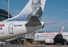 Aviones en la pista del aeropuerto Alicante-Elche.