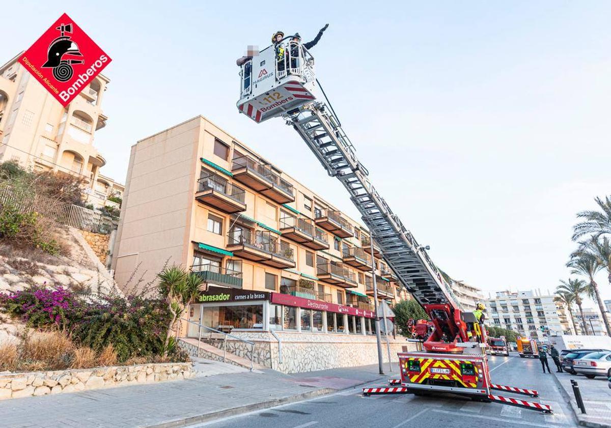 Imagen principal - Preocupación vecinal y situación del edificio con el derrumbe