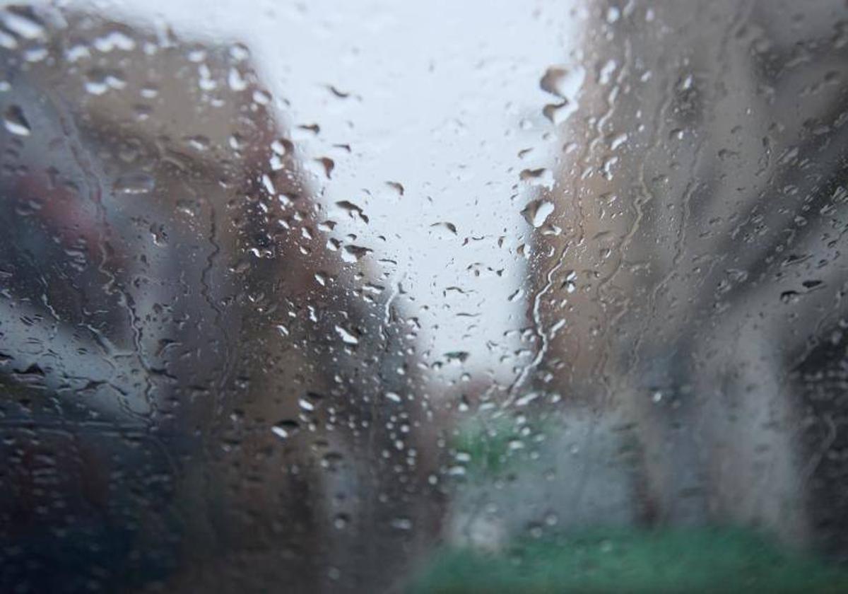 Gotas de lluvia durante la borrasca Karlotta.