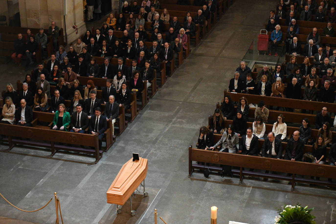 Imagen secundaria 1 - Funeral de Miguel Valor en Alicante.
