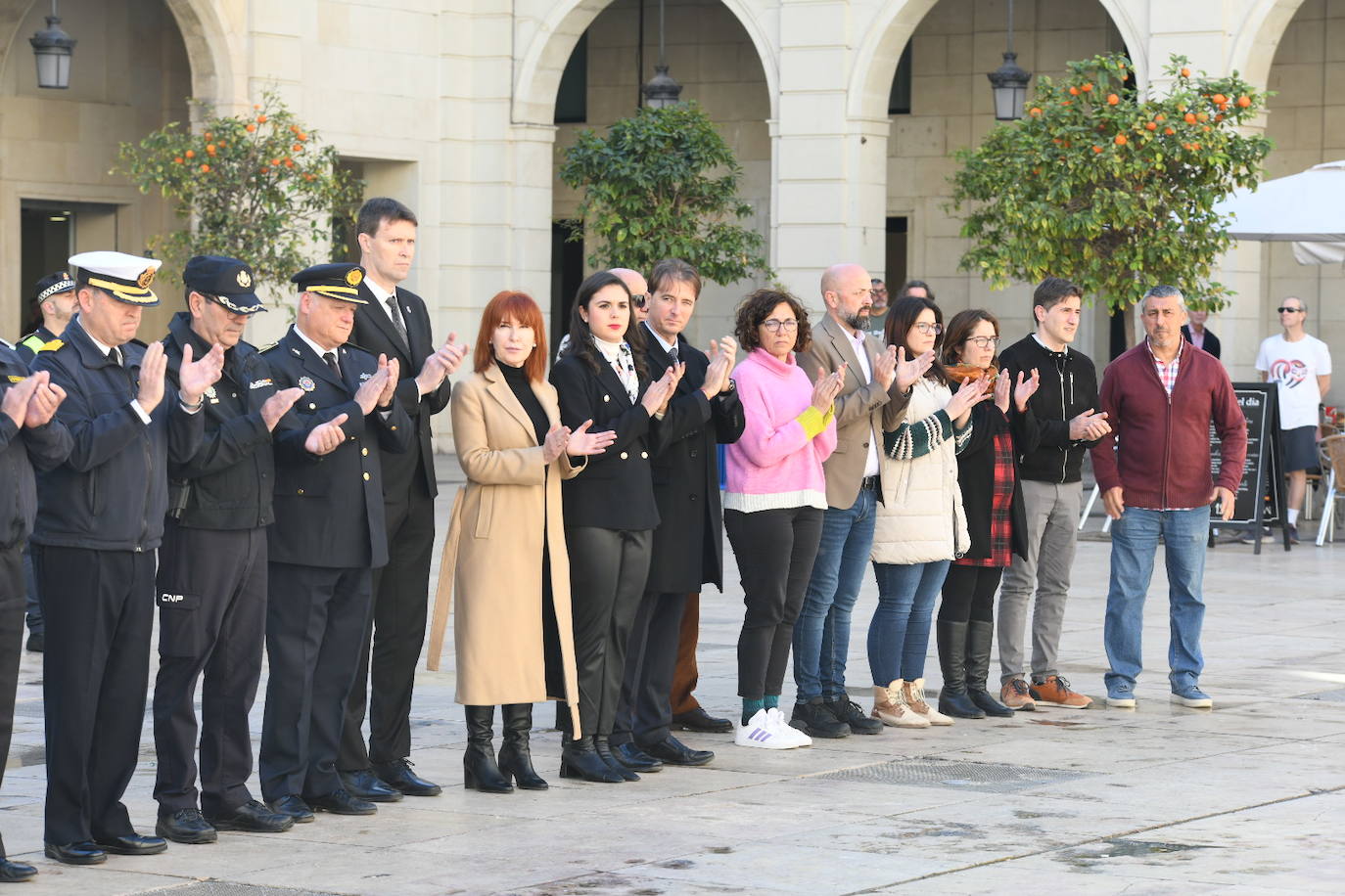 La provincia de Alicante se suma a la condena por el asesinato de dos guardias civiles en acto de servicio en Barbate