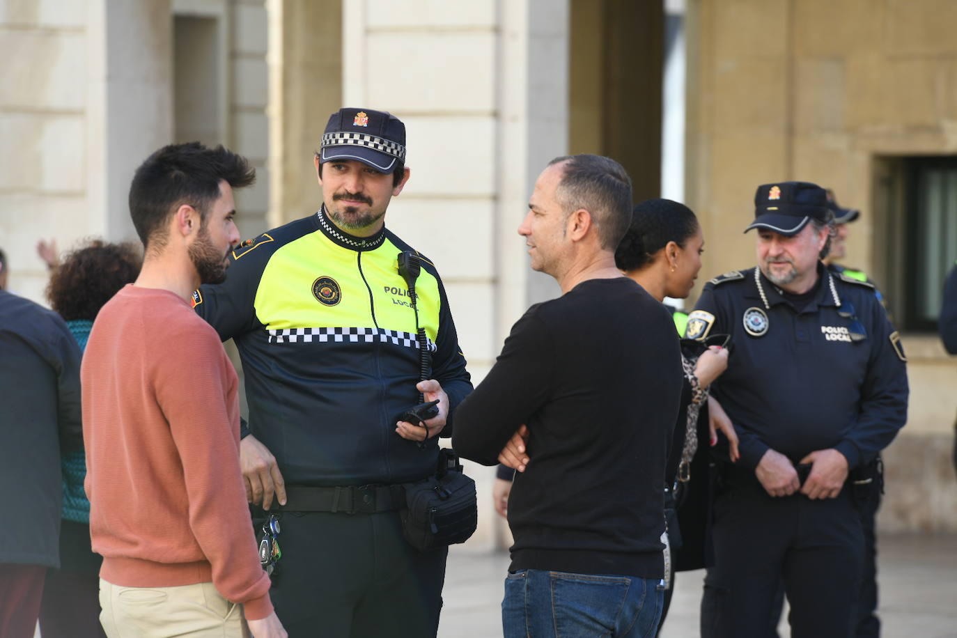 La provincia de Alicante se suma a la condena por el asesinato de dos guardias civiles en acto de servicio en Barbate