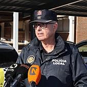 Se hace pasar por policía para cachear mujeres en un baño de Novelda