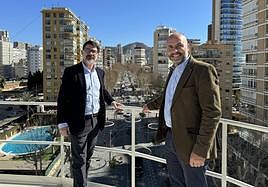 El alcalde, Pachi Pascual (izquierda) en su visita a Benidorm.