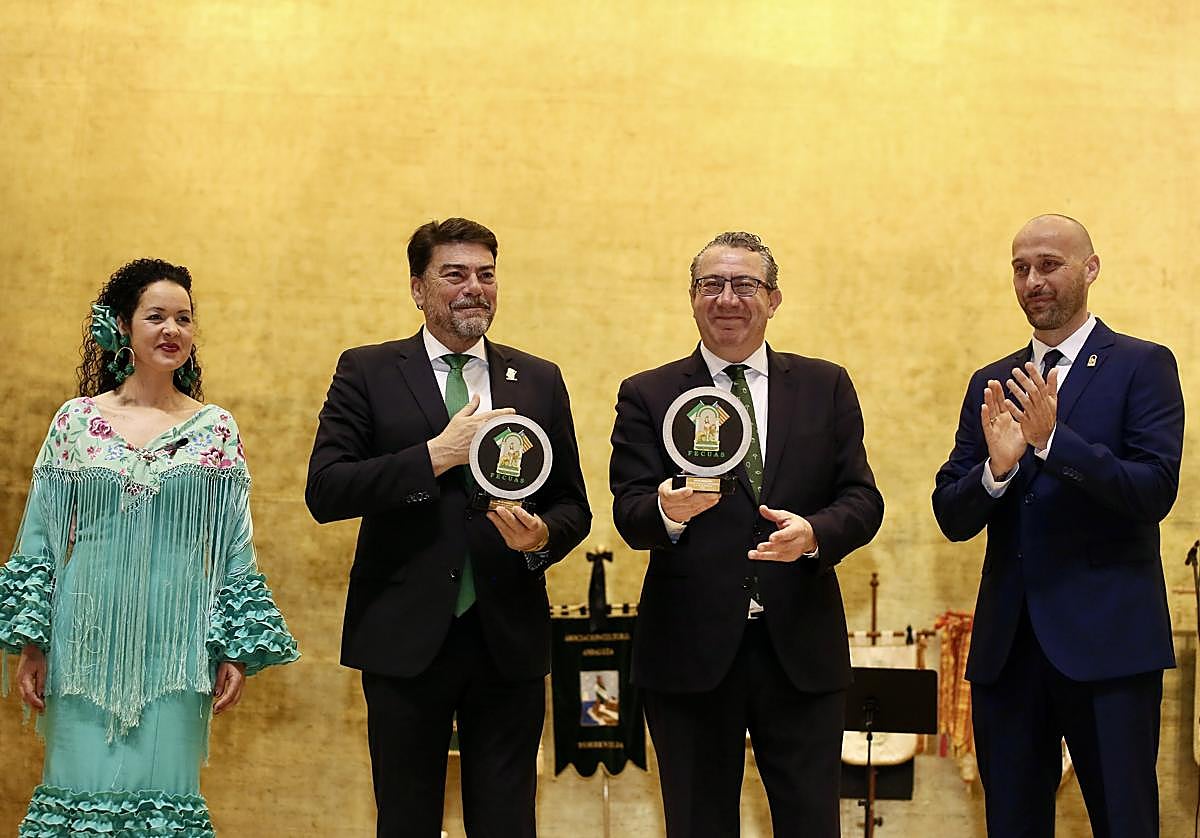 Imagen principal - Diferentes momentos de la gala.