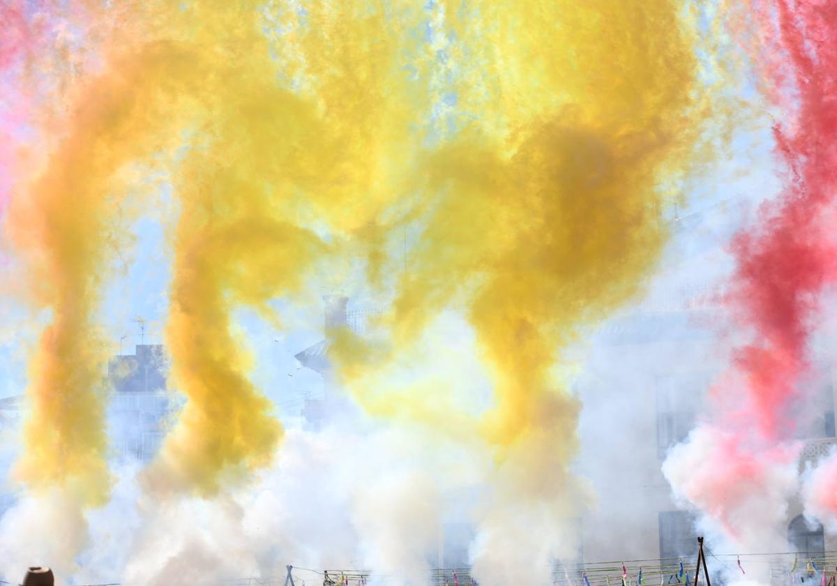 La mascletà de las Hogueras de Alicante en el ADDA, foto a foto