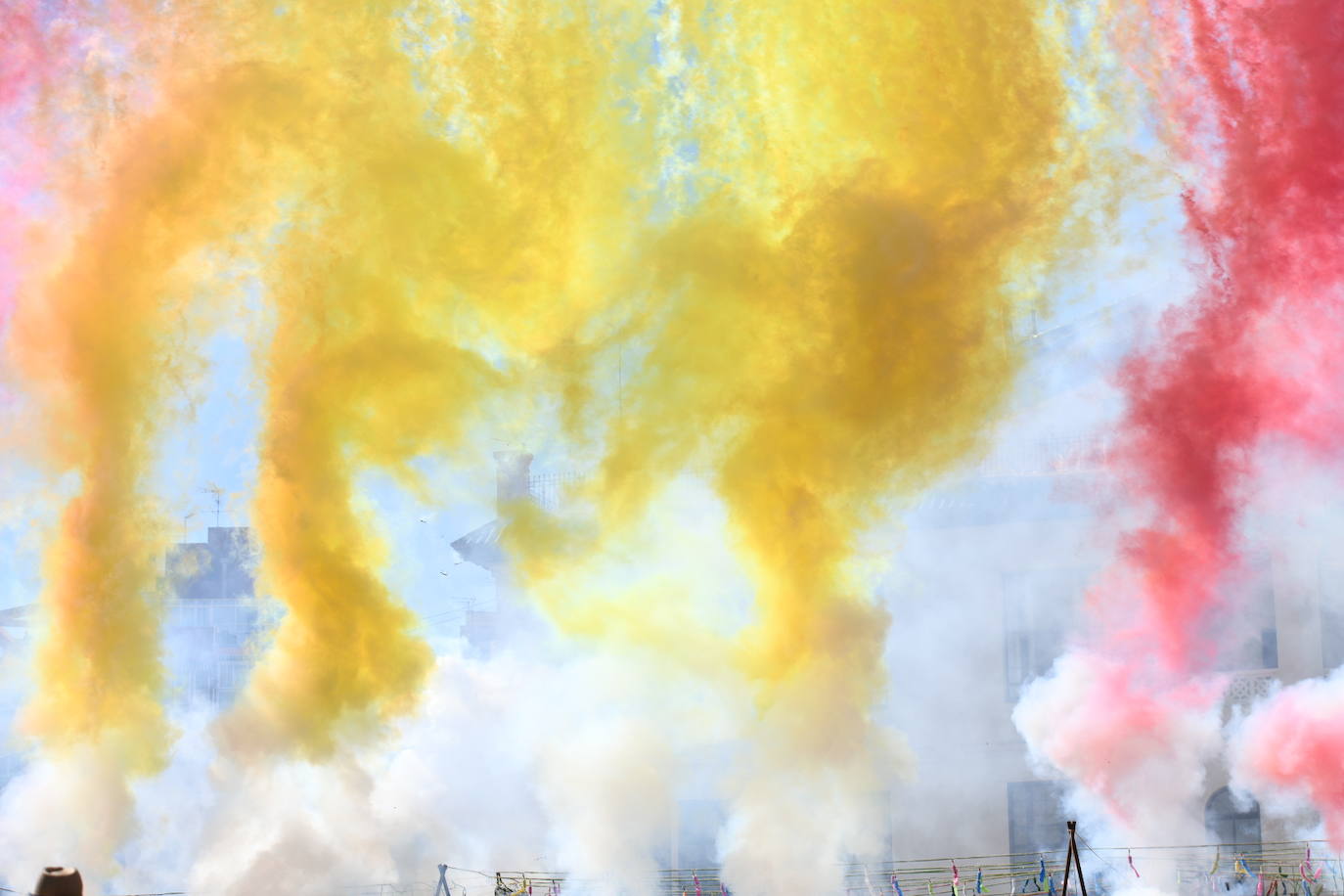La mascletà de las Hogueras de Alicante en el ADDA, foto a foto