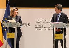 La ministra de Transición Ecológica, Teresa Ribera, y el presidente de la Generalitat Valenciana, Carlos Mazón.