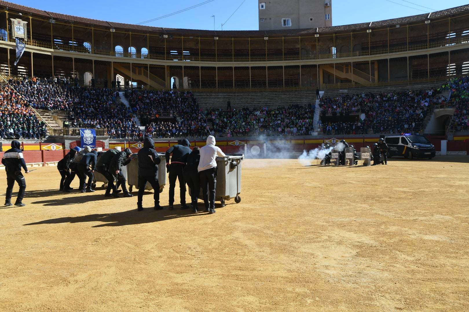 Imágenes de la espectacular exhibición de la Policía Nacional en Alicante