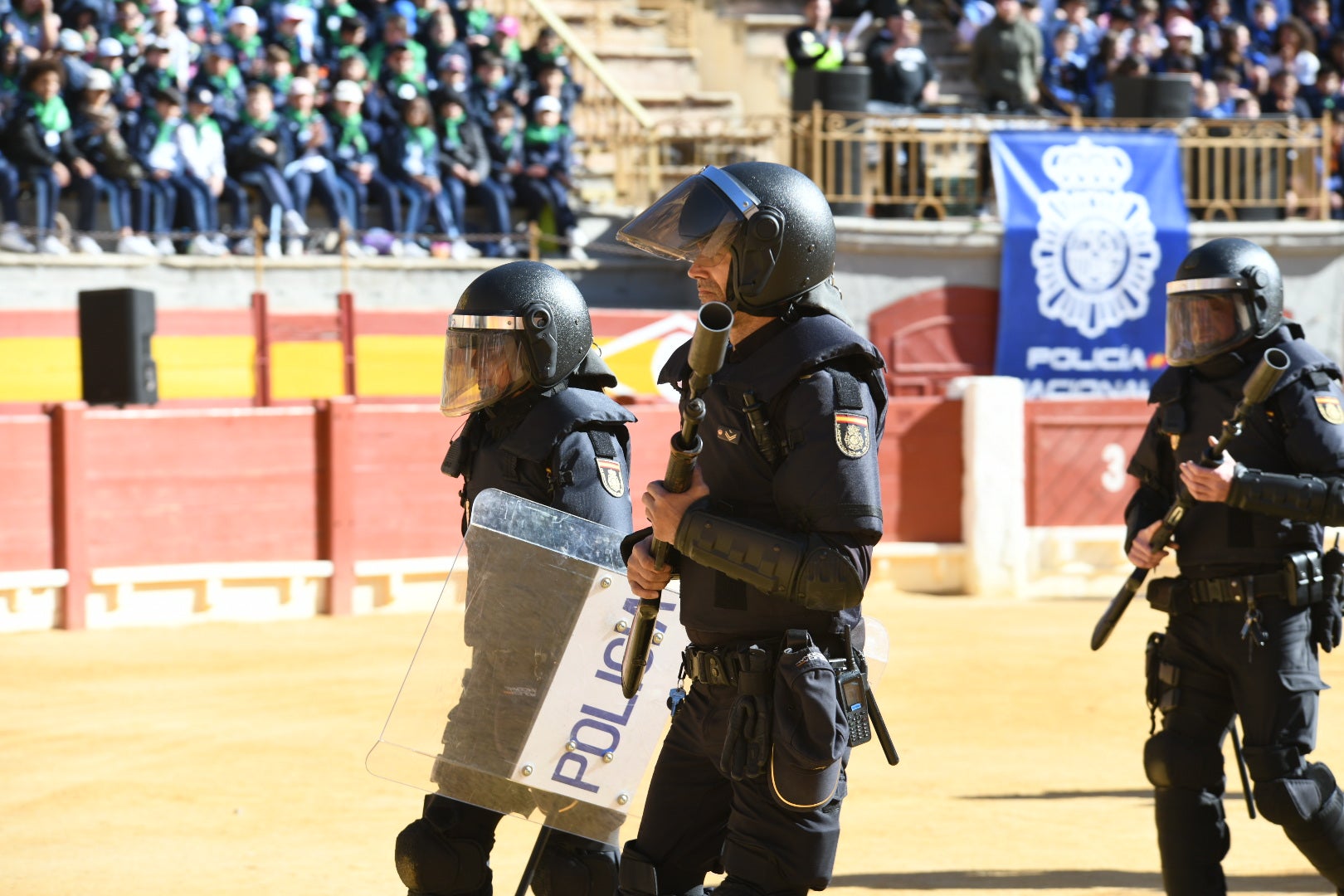 Imágenes de la espectacular exhibición de la Policía Nacional en Alicante