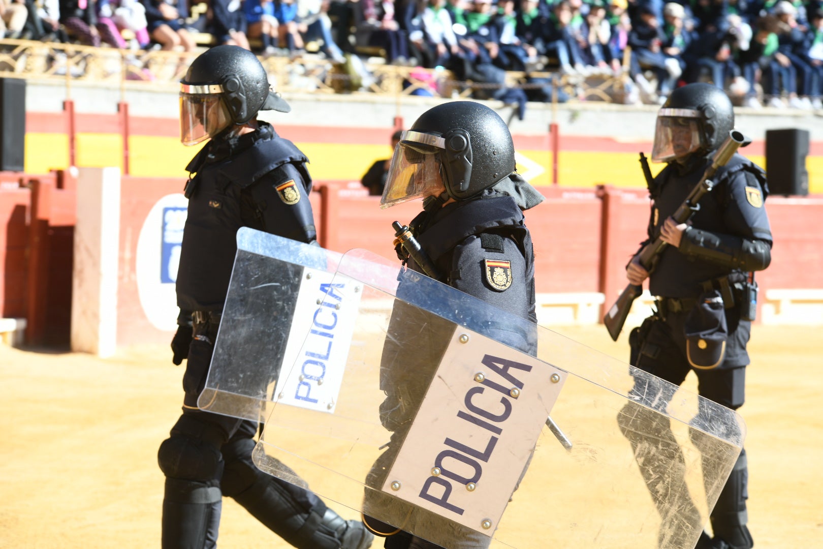 Imágenes de la espectacular exhibición de la Policía Nacional en Alicante