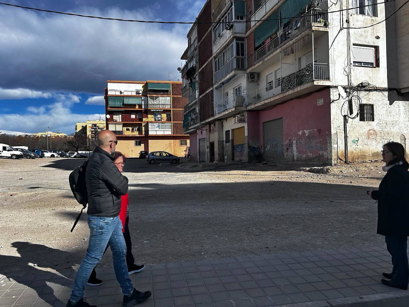 Uno de los tramos sin asfaltar que denuncian los socialistas.